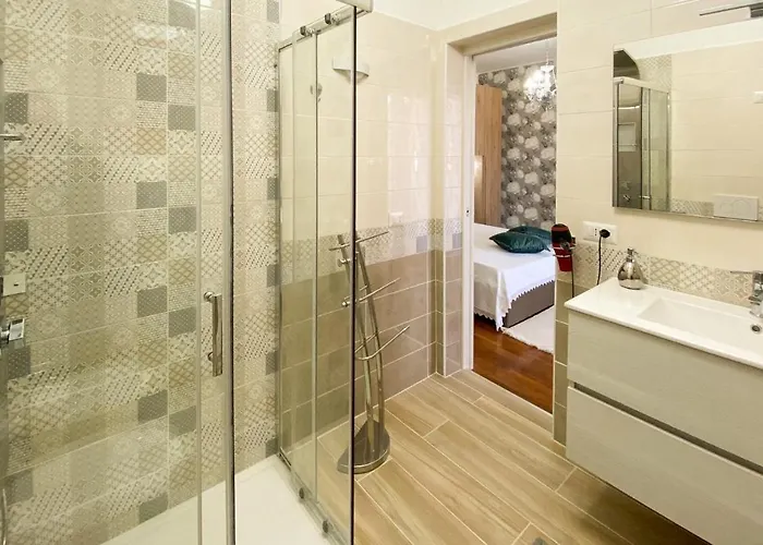 La Di Tony Panzió 3*